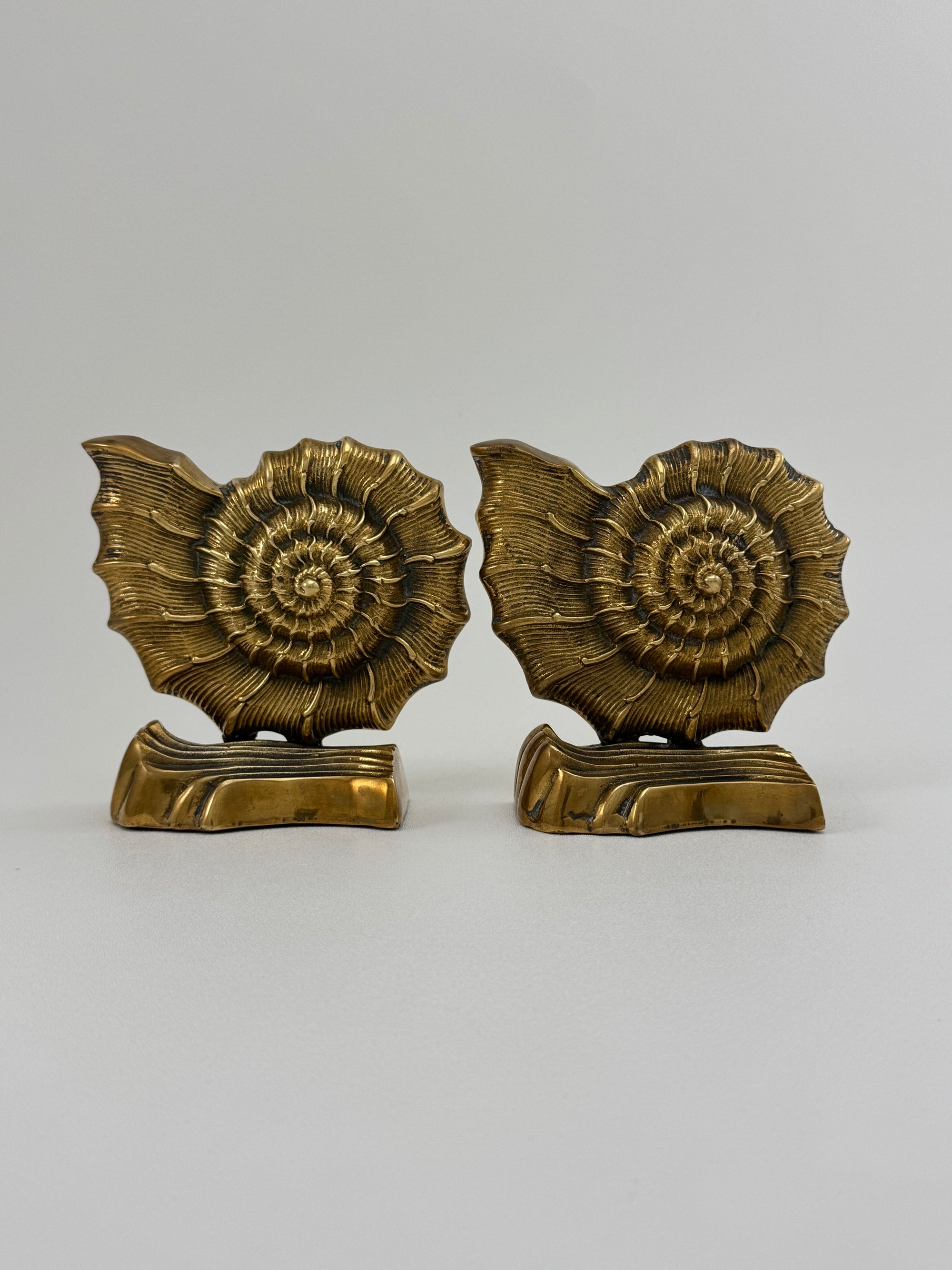 Pair of Vintage Brass Shell Bookends – Coastal Luxe Hollywood Regency