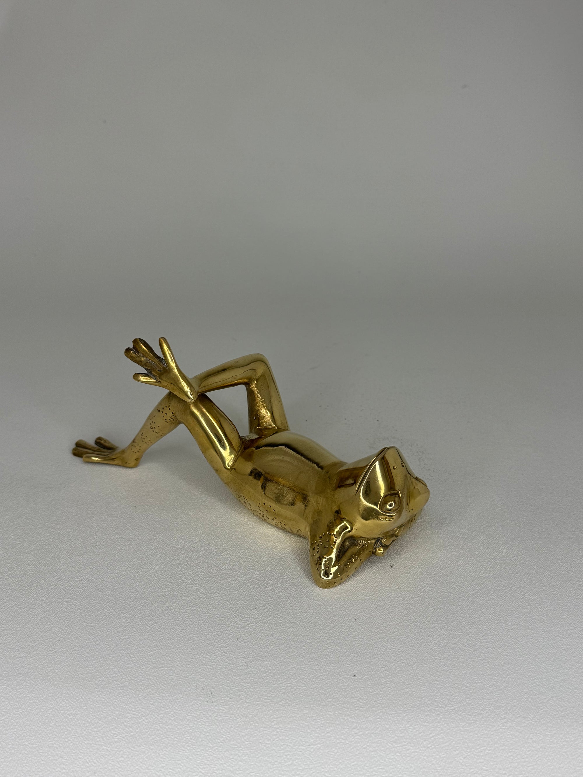 Vintage Brass Relaxing Frog