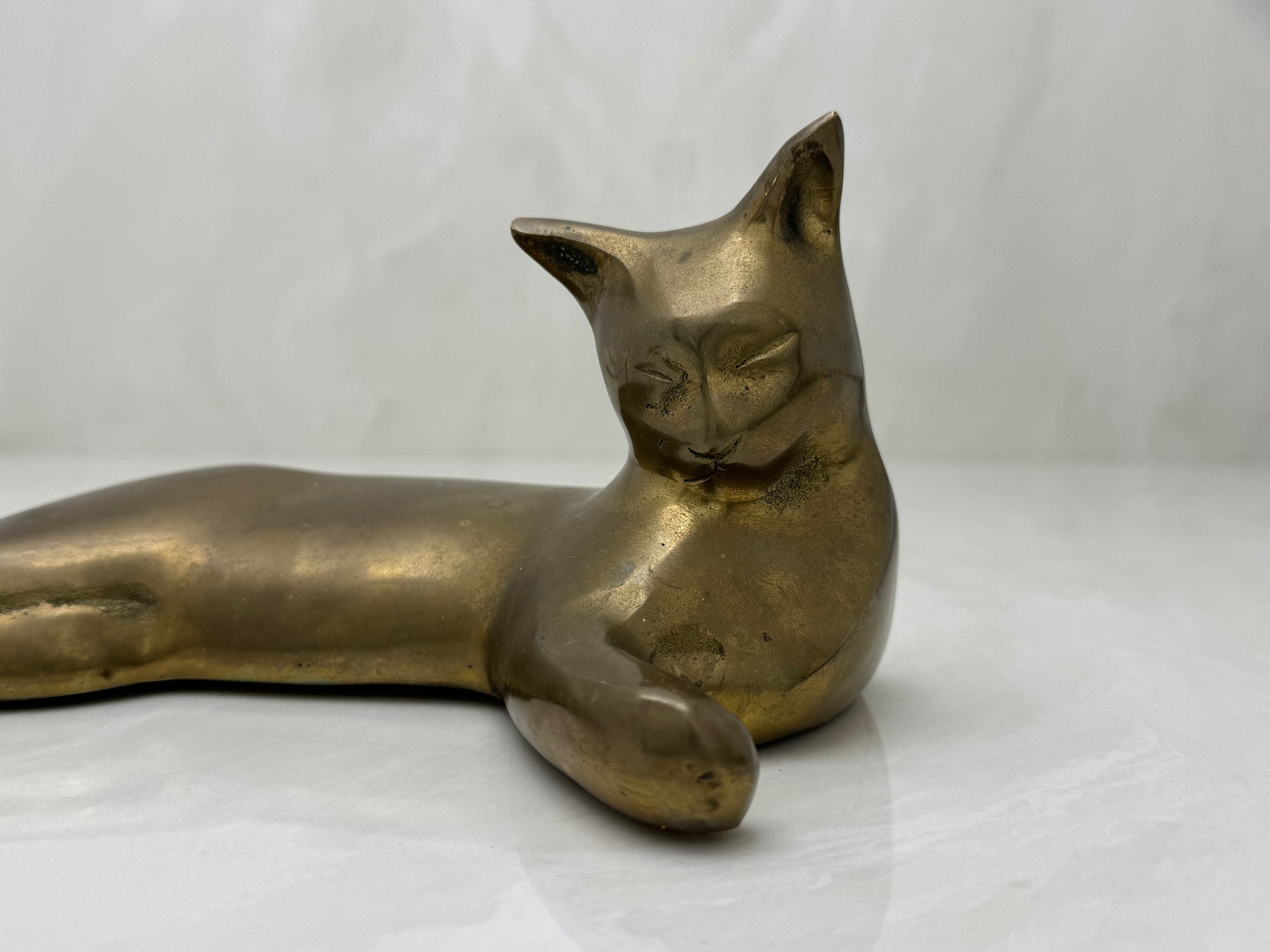 Vintage Brass Relaxed Cat