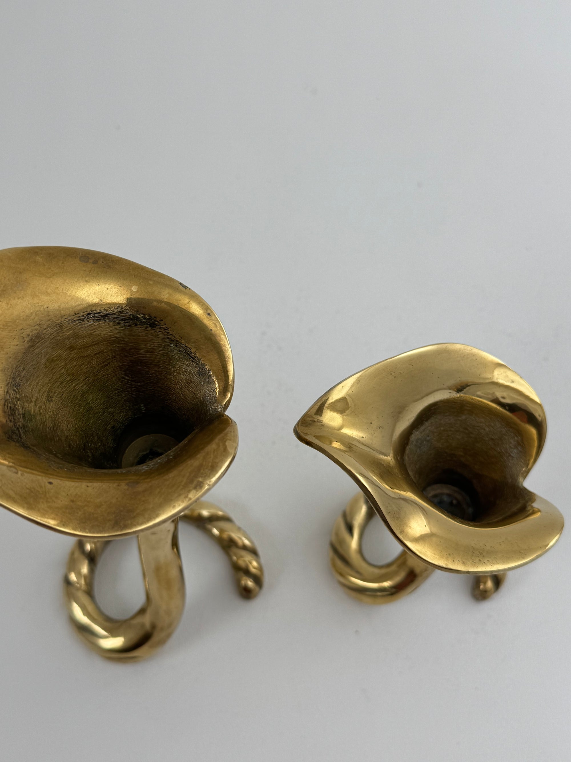 Vintage Brass Calla Lily Candleholders – Interlocking Pair, Made in Hong Kong – Elegant Mid-Century Taper Holders (Set of 2)