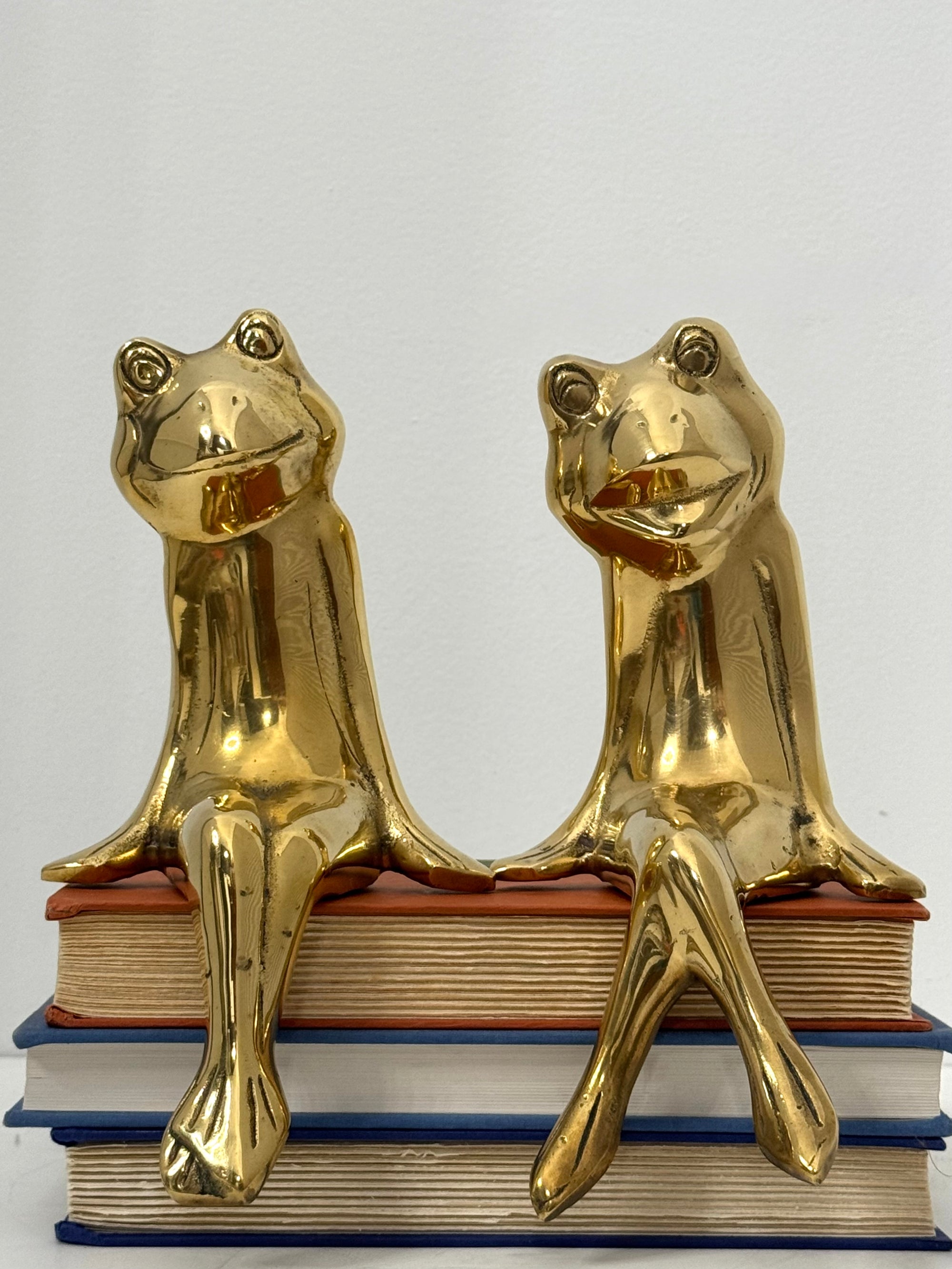 Vintage Polished Brass Frog Couple Bookends — Mid-Century Modern Charm