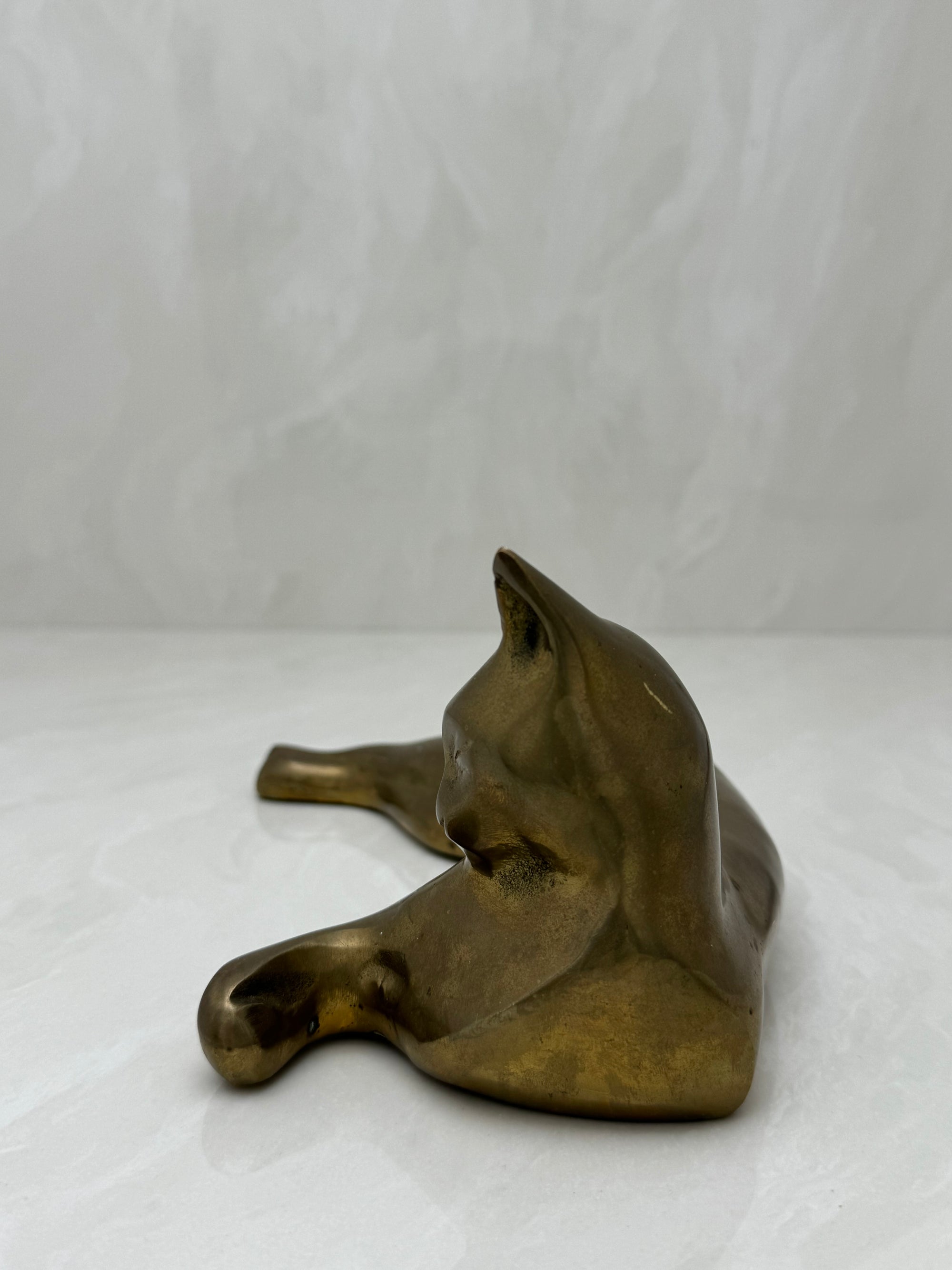 Vintage Brass Relaxed Cat