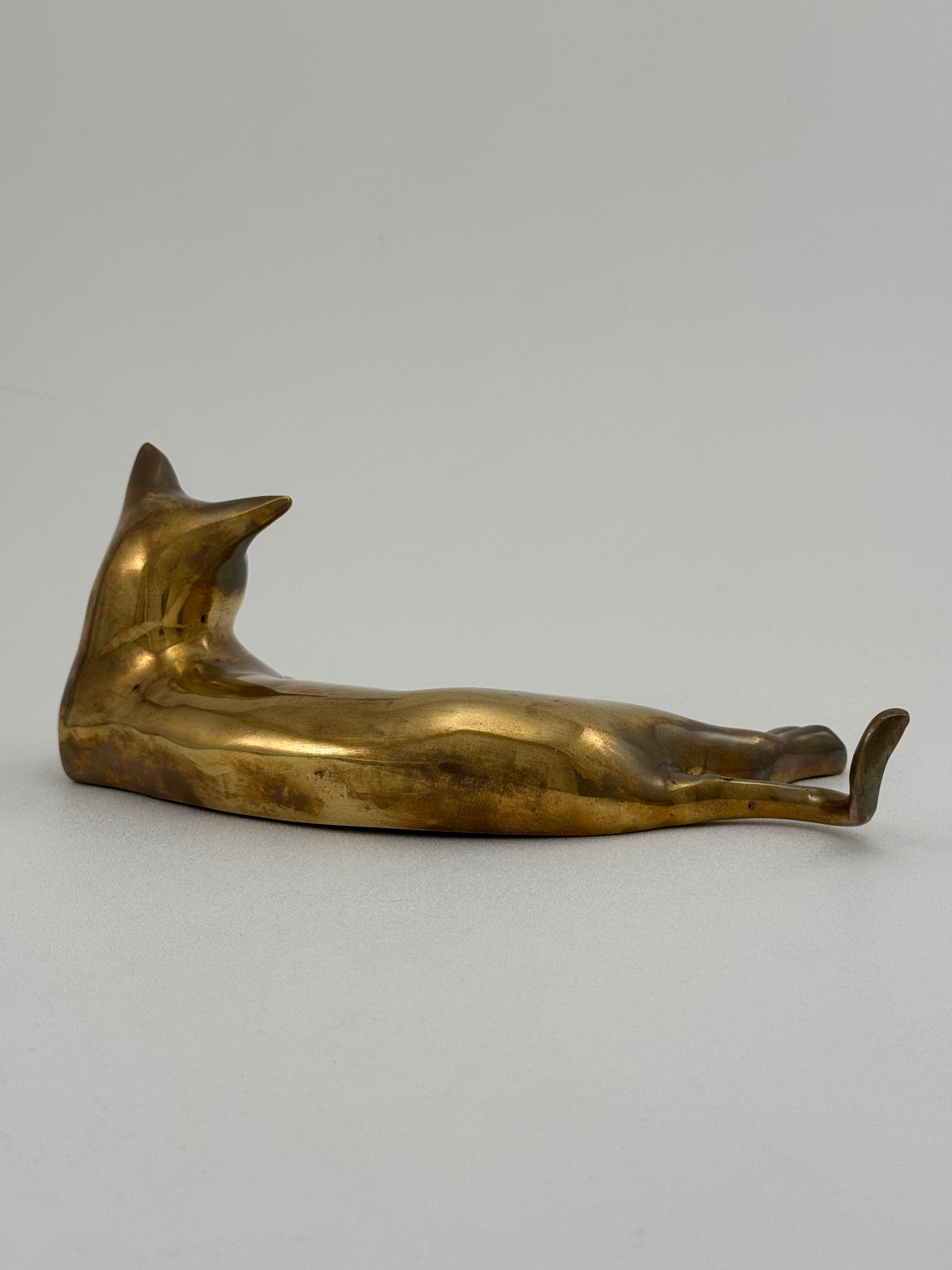Mid-Century Modern Brass Cat Sculpture – Sleek &amp; Minimalist Design