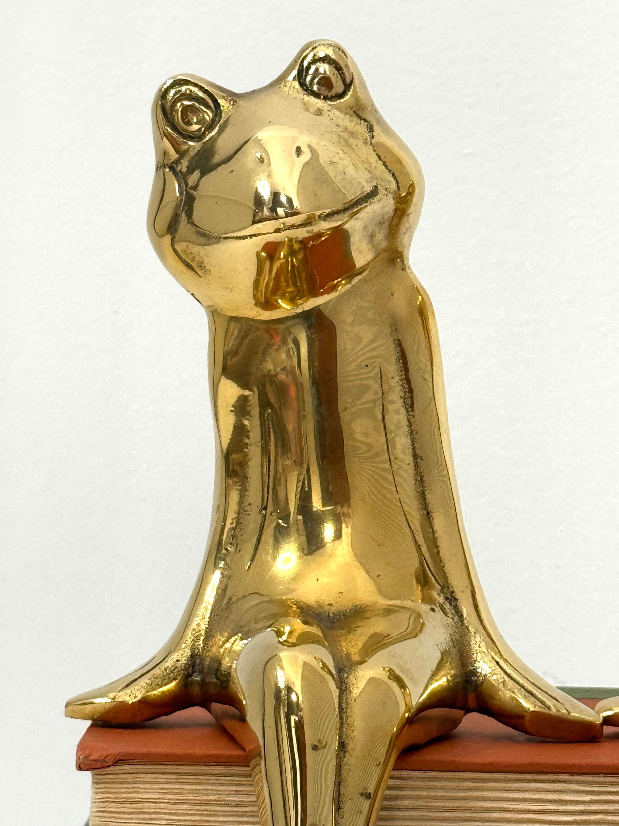 Vintage Polished Brass Frog Couple Bookends — Mid-Century Modern Charm