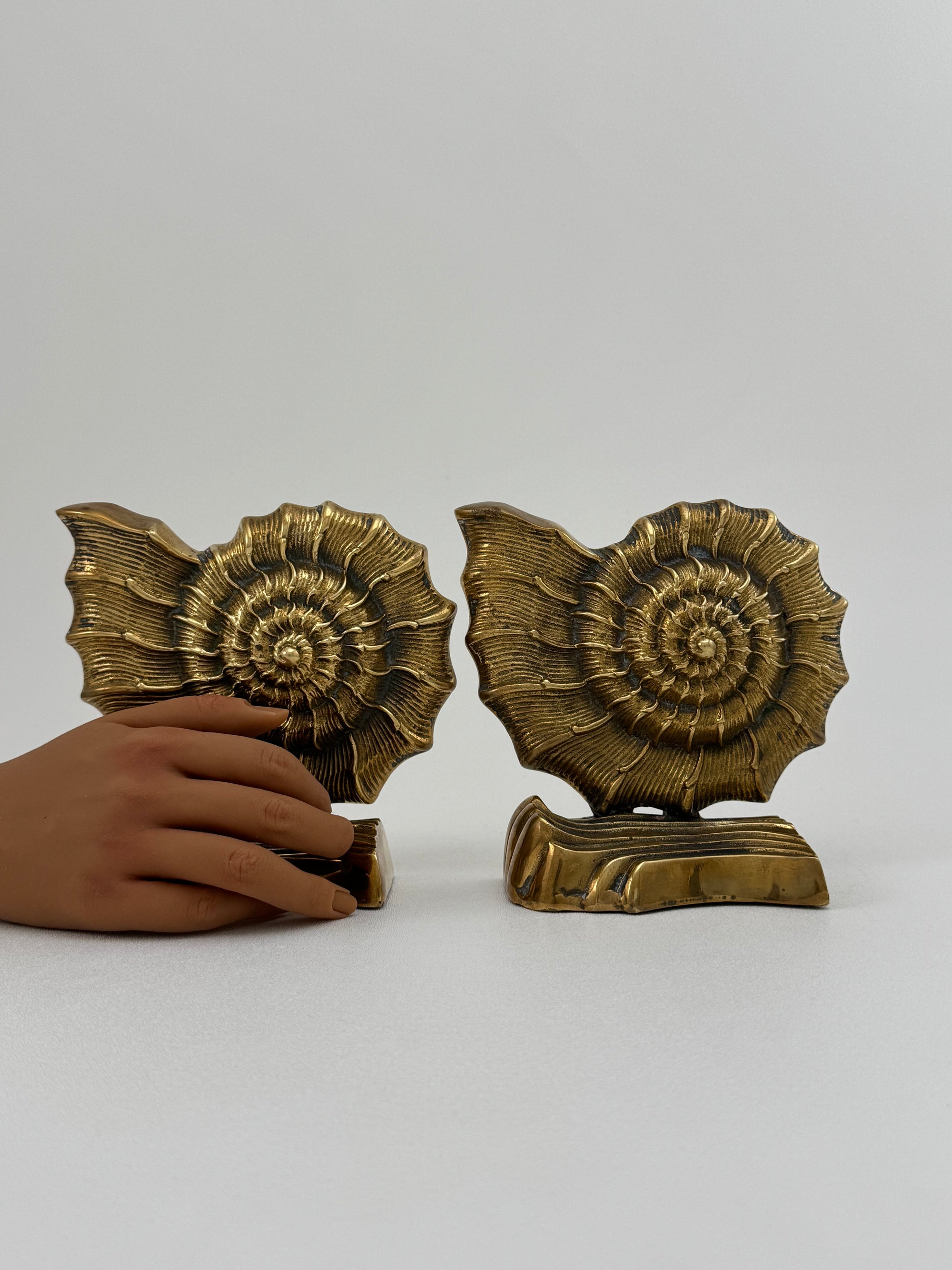 Pair of Vintage Brass Shell Bookends – Coastal Luxe Hollywood Regency